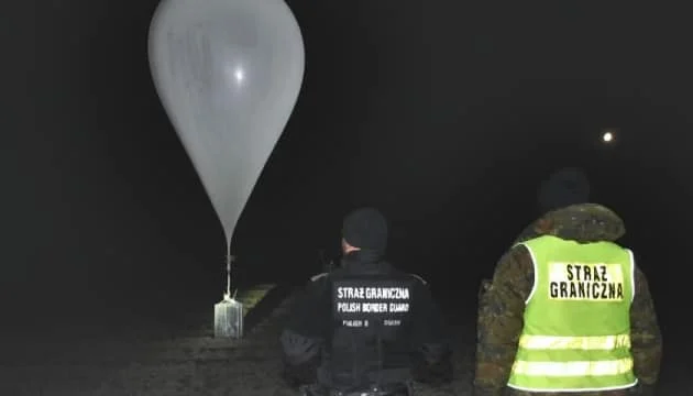 Польща третю добу поспіль фіксує вторгнення повітряних куль із Білорусі