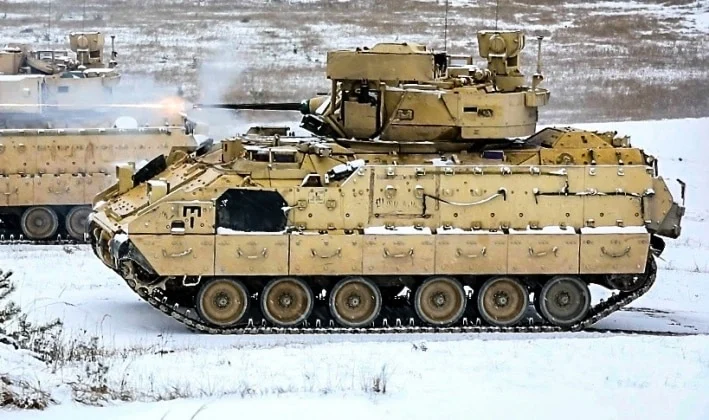 США провели військові навчання з Bradley за 60 км від кордону РФ